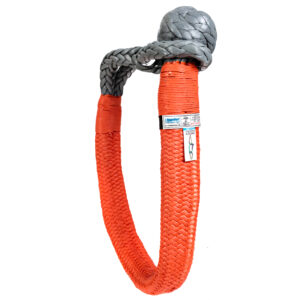 Heavy duty towing shackle